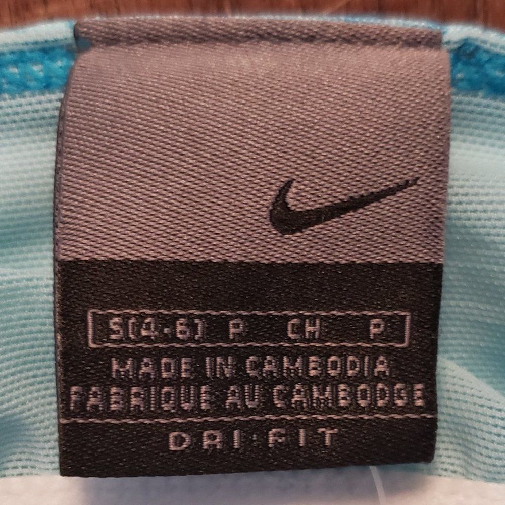 Nike Dri-Fit NWT Women Yoga Crop Top Floral Blue Size S - Picture 5 of 8